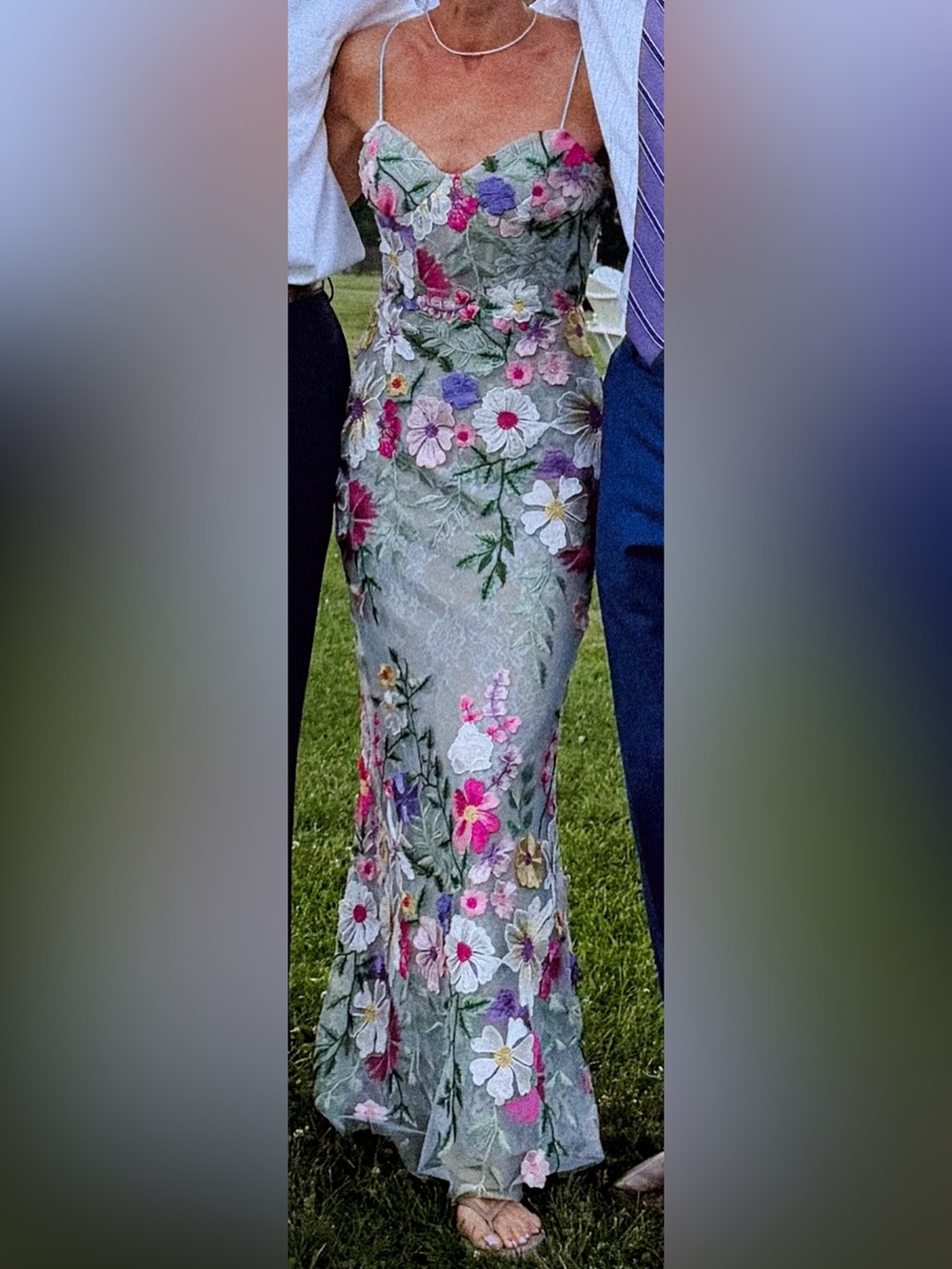 MAC DUGGAL 68897
Green Floral Embroidered Sleeveless Bustier Gown Size 2 - Picture 6 of 6